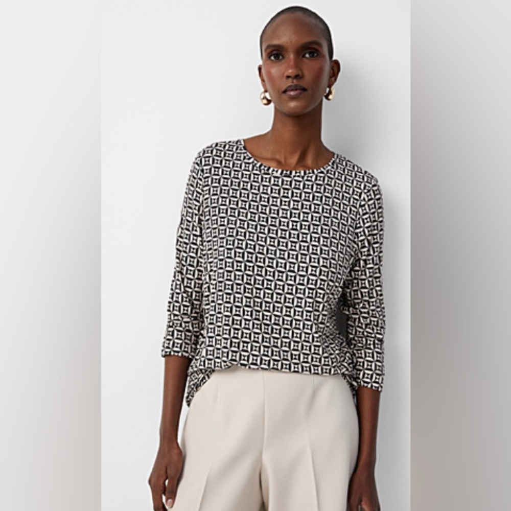 Contemporaine for Simons - Black and Cream Long Sleeve Tee